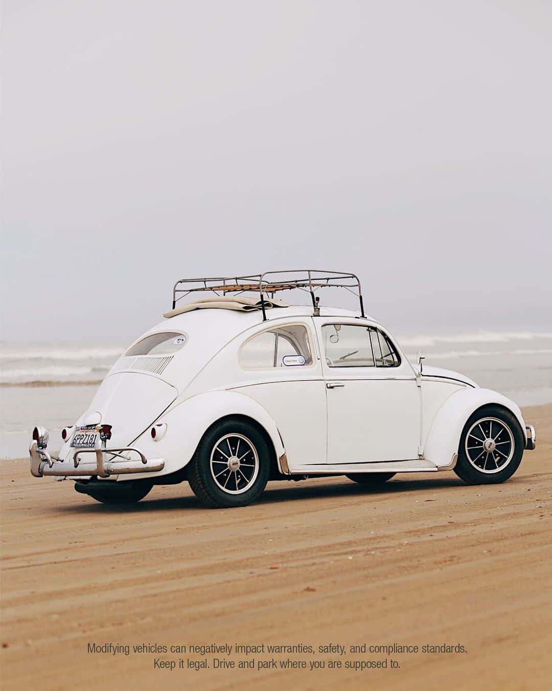 Volkswagen USAさんのインスタグラム写真 - (Volkswagen USAInstagram)「She's the seashell by the seashore🐚 ____________________________________  A moment from #Hwy1Treffen. Treffen Highway 1 Cruise is a yearly trek that VW owners make from the Canadian to the Mexican border. Along the way, drivers join to reunite with old friends, meet fellow VW enthusiasts, and generally enjoy all that the coast has to offer.」8月16日 3時24分 - vw
