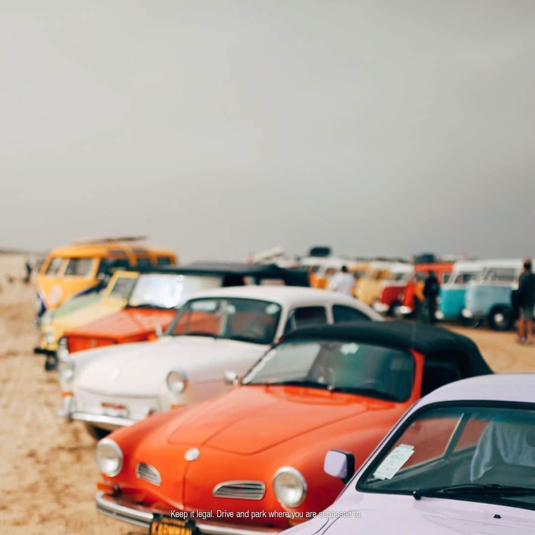 Volkswagen USAさんのインスタグラム写真 - (Volkswagen USAInstagram)「What a dreamy lineup. ____________________________________  A moment from #Hwy1Treffen. Treffen Highway 1 Cruise is a yearly trek that VW owners make from the Canadian to the Mexican border. Along the way, drivers join to reunite with old friends, meet fellow VW enthusiasts, and generally enjoy all that the coast has to offer.」8月16日 3時30分 - vw
