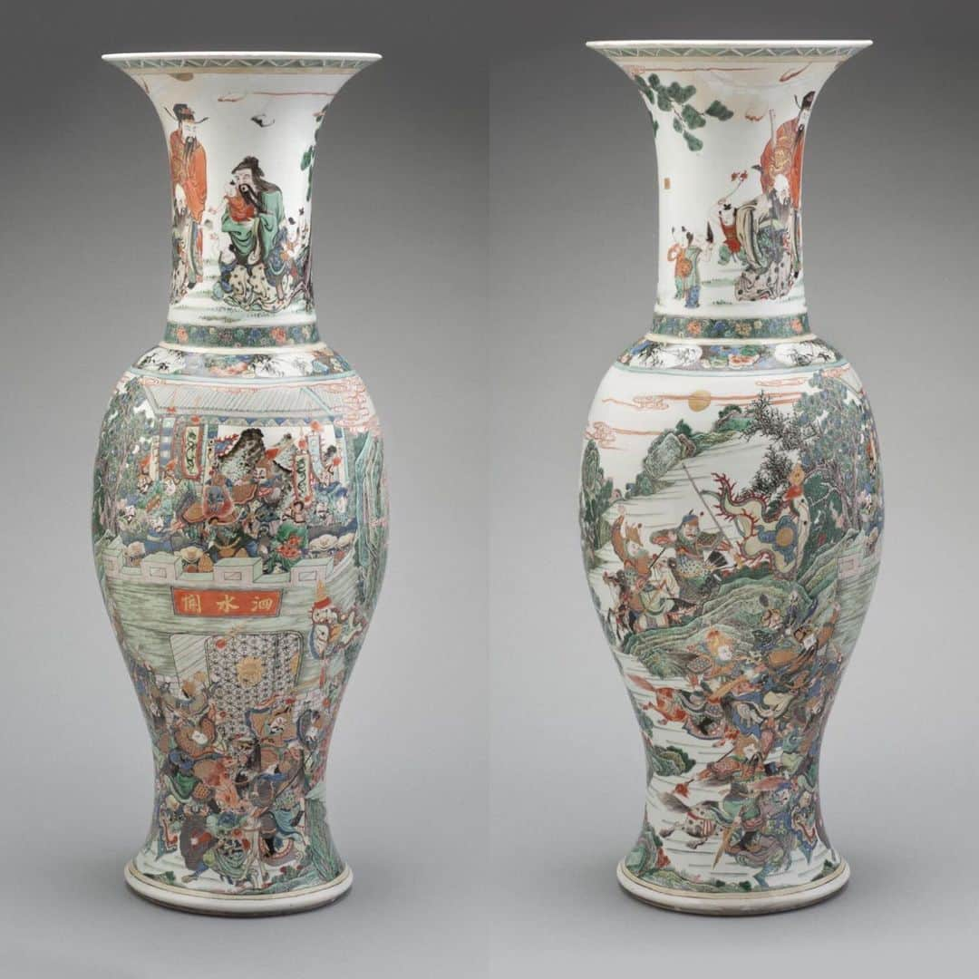 フィラデルフィア美術館さんのインスタグラム写真 - (フィラデルフィア美術館Instagram)「This vase depicts a scene of the Battle of Sishui Pass from the epic novel “Investiture of the Gods,” which is part historical fact and part fantasy. Based on the wars between the Shang and Zhou dynastic royal houses, the novel also includes fantastic tales of gods and demons who join the fighting. The presentation of the battle on this vase recalls contemporary woodblock prints and is full of dynamic action to attract the viewer’s attention. See it on view in our new Chinese galleries. • “Phoenix-tail Vase with the Battle of Sishui Pass,” 1662–1722, made in China」8月16日 4時09分 - philamuseum