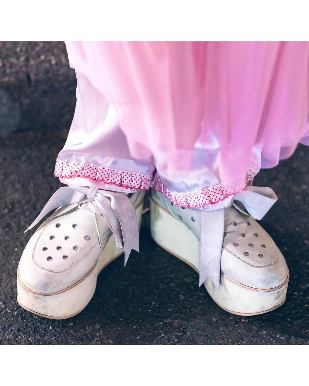 Harajuku Japanさんのインスタグラム写真 - (Harajuku JapanInstagram)「Japanese teens Suzune (@oyasumi0220), Miori (@miori06kidz), and Ayane (@ayane_ide) - Suzune and Ayane are twins - on the street in Harajuku wearing a mix of handmade and vintage kawaii fashion along with items by Raspberry Pie, Kiki2, Little Sunny Bite, and Tokyo Bopper.」8月16日 4時14分 - tokyofashion