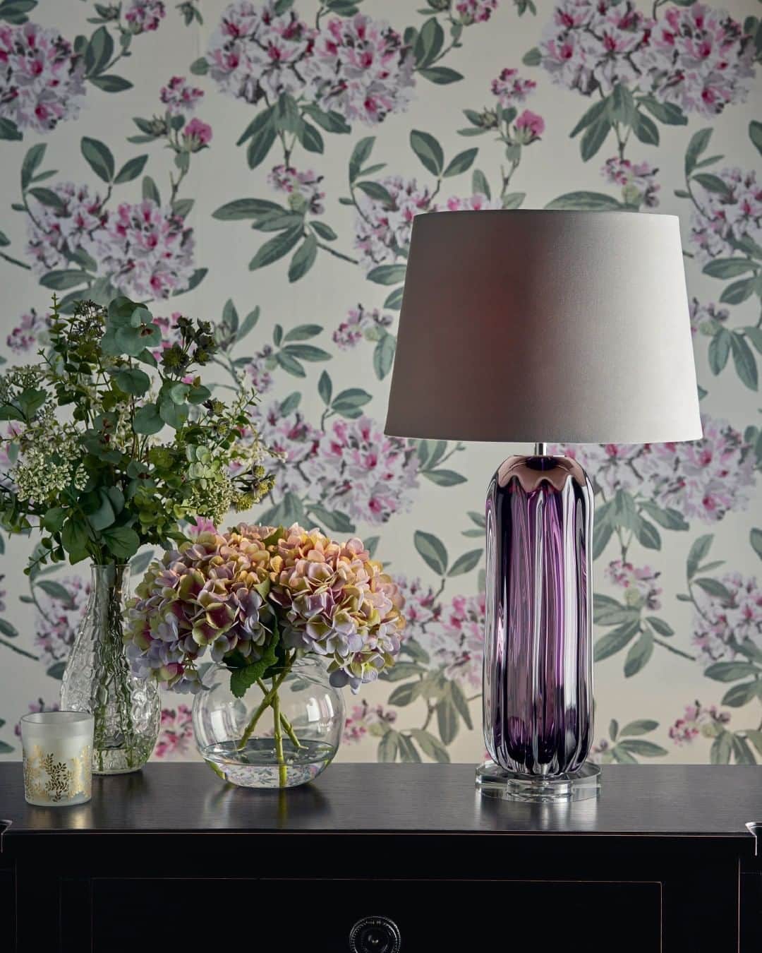 ローラアシュレイのインスタグラム：「Dramatic in scale, Adeline our Rhododendron design makes a bold and beautiful statement.」