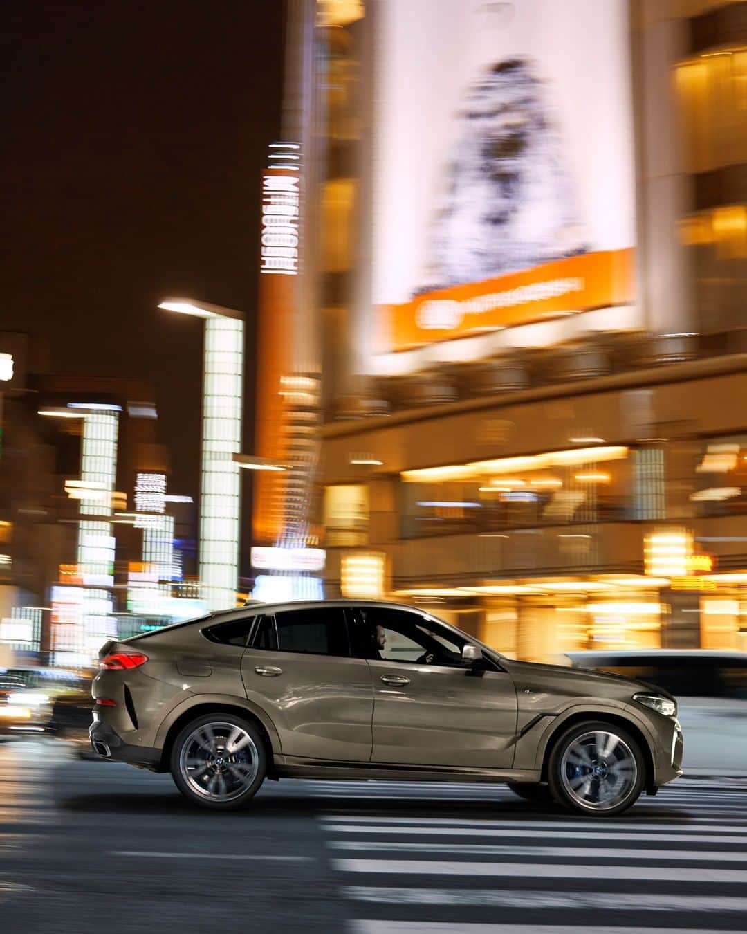 BMWのインスタグラム：「Forget about conventions. Stand out.  The all-new BMW X6. #TheX6 #BMW #X6 __ BMW X6 M50i: Fuel consumption in l/100 km (combined): 10.7-10.4. CO2 emissions in g/km (combined): 243-237. The values of fuel consumptions, CO2 emissions and energy consumptions shown were determined according to the European Regulation (EC) 715/2007 in the version applicable at the time of type approval. The figures refer to a vehicle with basic configuration in Germany and the range shown considers optional equipment and the different size of wheels and tires available on the selected model. The values of the vehicles are already based on the new WLTP regulation and are translated back into NEDC-equivalent values in order to ensure the comparison between the vehicles. [With respect to these vehicles, for vehicle related taxes or other duties based (at least inter alia) on CO2-emissions the CO2 values may differ to the values stated here.] The CO2 efficiency specifications are determined according to Directive 1999/94/EC and the European Regulation in its current version applicable. The values shown are based on the fuel consumption, CO2 values and energy consumptions according to the NEDC cycle for the classification. For further information about the official fuel consumption and the specific CO2 emission of new passenger cars can be taken out of the „handbook of fuel consumption, the CO2 emission and power consumption of new passenger cars“, which is available at all selling points and at https://www.dat.de/angebote/verlagsprodukte/leitfaden-kraftstoffverbrauch.html.」