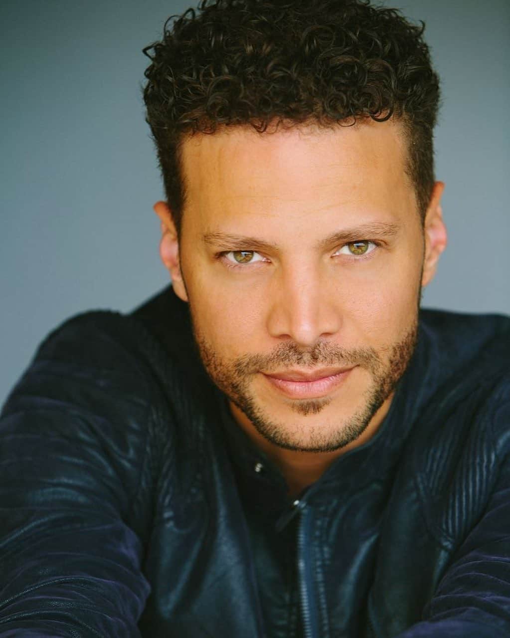 American Idolさんのインスタグラム写真 - (American IdolInstagram)「Hey, did you hear? The OG @justinguarini is doing an Instagram Takeover all day TOMORROW, right here! He’ll be sharing audition tips, going LIVE at 12pm PST and answering your questions!」8月16日 5時17分 - americanidol