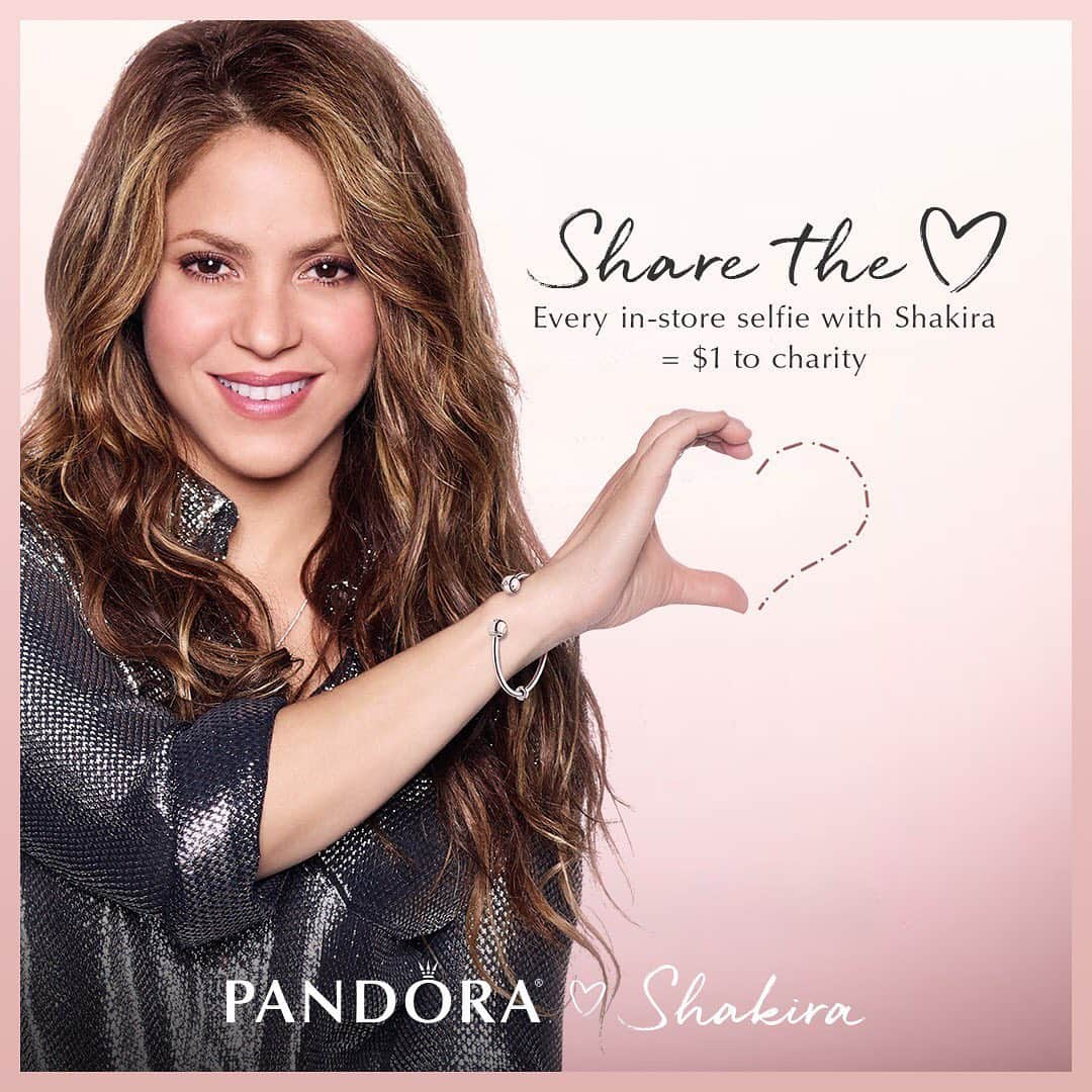 シャキーラさんのインスタグラム写真 - (シャキーラInstagram)「Until Aug 28, take a selfie with Shak in select @theofficialpandora stores in 🇺🇸🇨🇦🇲🇽🇨🇱🇨🇴🇪🇨🇳🇮🇨🇷🇭🇳🇬🇹🇸🇻🇵🇾🇺🇾🇧🇴🇵🇪 and post to Instagram using #ShareTheLovePANDORA and PANDORA will donate $1 to Shak’s @fpiesdescalzos, via the Genesis Foundation!  Hasta el 28 de Agosto, si se toman un selfie en tiendas de @theofficialpandora en 🇺🇸🇨🇦🇲🇽🇨🇱🇨🇴🇪🇨🇳🇮🇨🇷🇭🇳🇬🇹🇸🇻🇵🇾🇺🇾🇧🇴🇵🇪 y lo publican en instagram con #ShareTheLovePANDORA, Pandora aportará $1 a la @fpiesdescalzos a través de la Genesis Foundation. ShakHQ #PandoraPartner Full T&Cs: https://us.pandora.net/en/terms/shakira-selfie-terms.html」8月16日 5時15分 - shakira