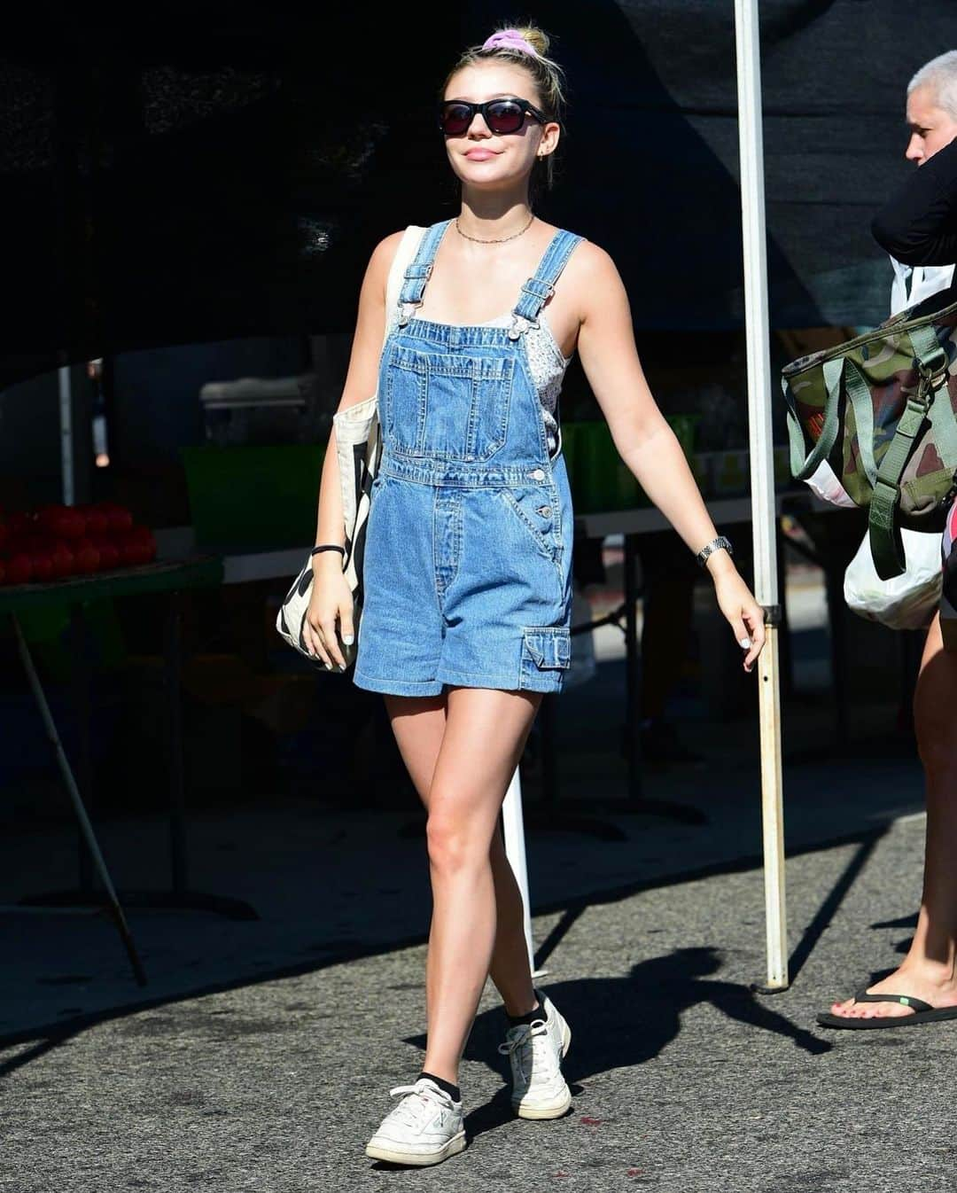 G・ハネリウスさんのインスタグラム写真 - (G・ハネリウスInstagram)「summer days wearing @gpolishofficial in Malibu🦋💅🏻」8月16日 5時29分 - ghannelius