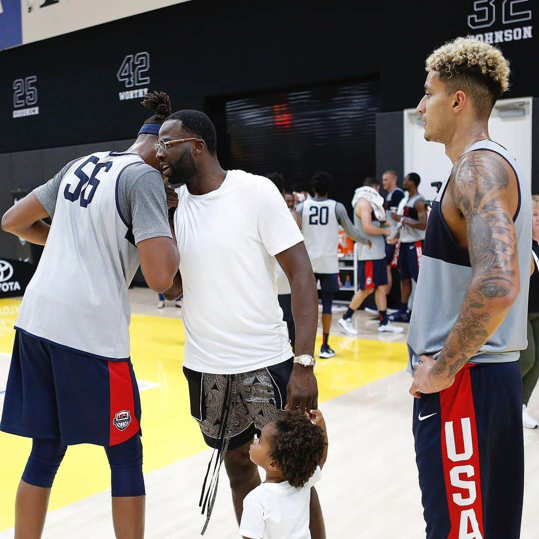 NBAさんのインスタグラム写真 - (NBAInstagram)「2016 🇺🇸🥇 @money23green & son DJ stop by @usabasketball #USABMNT practice!」8月16日 5時42分 - nba