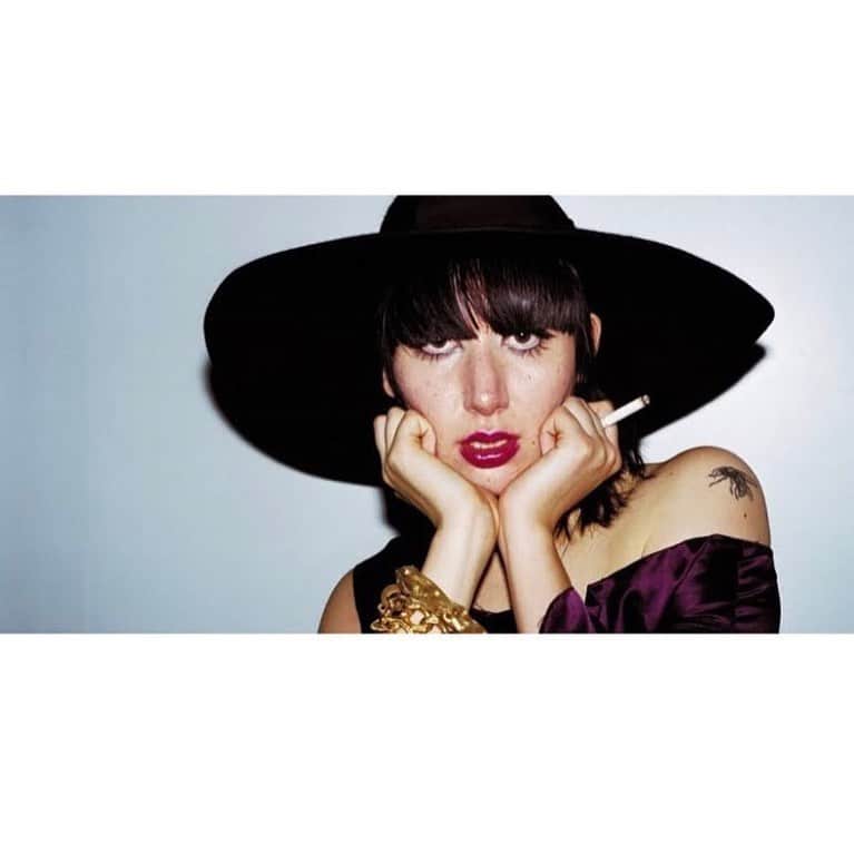 Karen Oさんのインスタグラム写真 - (Karen OInstagram)「A fave from @purplefashionmagazine shoot ‘07 unwittingly doing my best #angelicahuston 🙌 Both shot by Richardsons  Rg @topnotchsounds」8月16日 5時52分 - ko