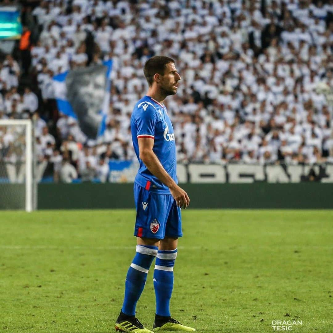 ミロシュ・デゲネクさんのインスタグラム写真 - (ミロシュ・デゲネクInstagram)「🔴⚪️❤️⚽️」8月16日 5時44分 - milosdegenek