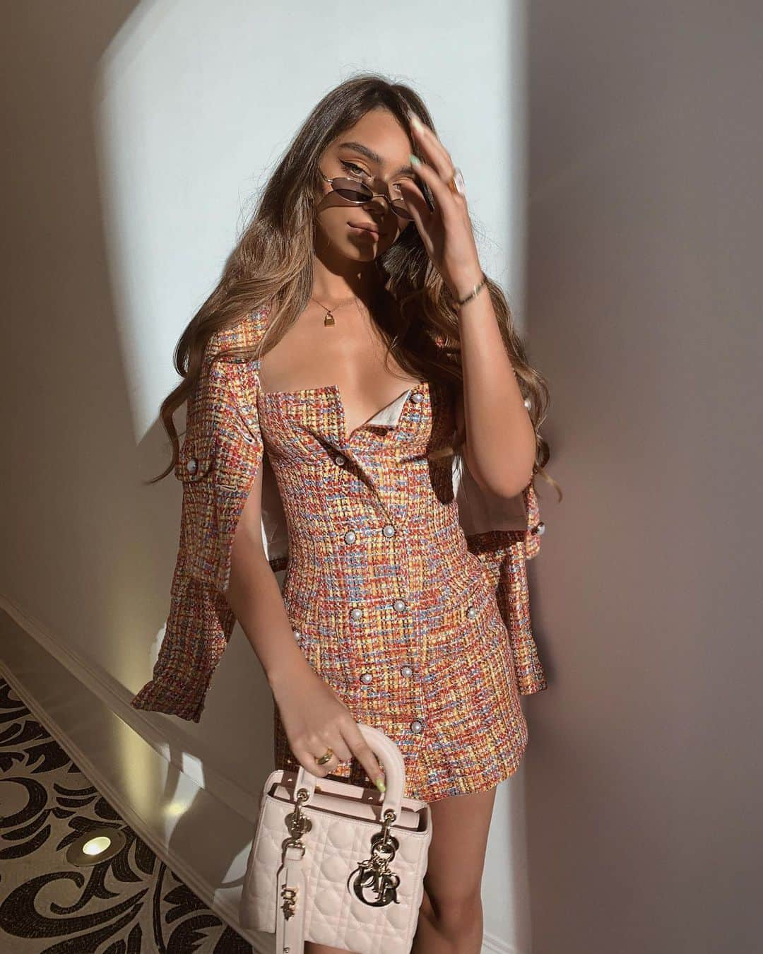 JANICE JOOSTEMAさんのインスタグラム写真 - (JANICE JOOSTEMAInstagram)「thinking about how I should wear sunglasses that actually cover my eyes.  wearing @songofstyle @revolve」8月16日 5時46分 - janicejoostemaa