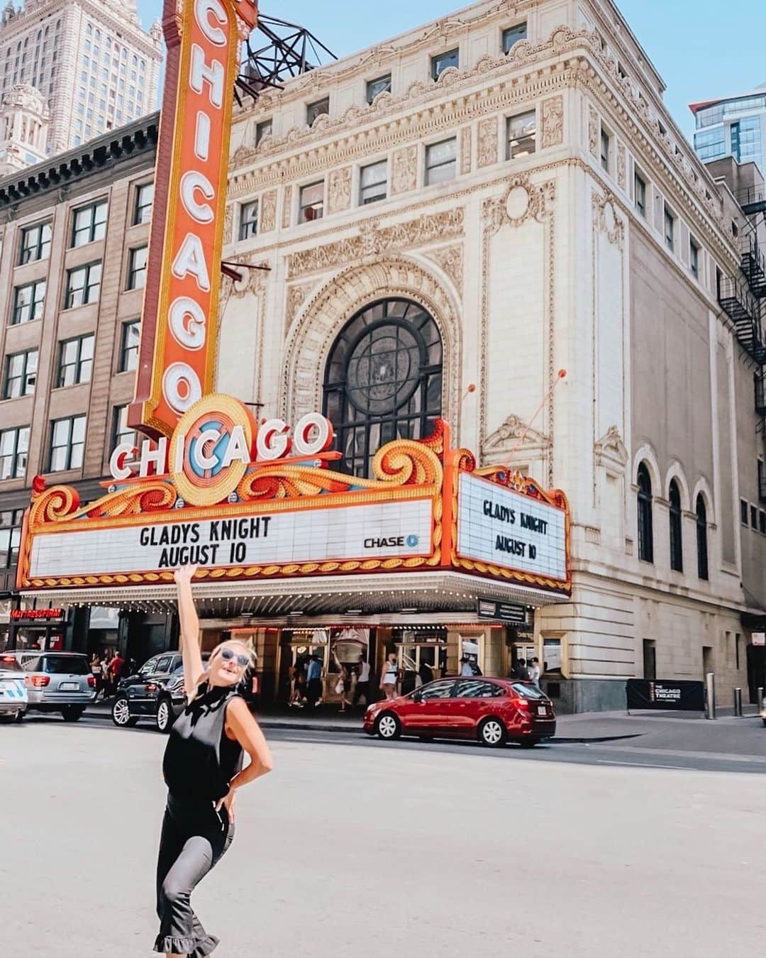 クリスティ・ルーカジアックさんのインスタグラム写真 - (クリスティ・ルーカジアックInstagram)「I need to calm down. That’s it. That’s the caption. ⠀ #Chicagothemusical #velmawannabe」8月16日 6時01分 - christilukasiak
