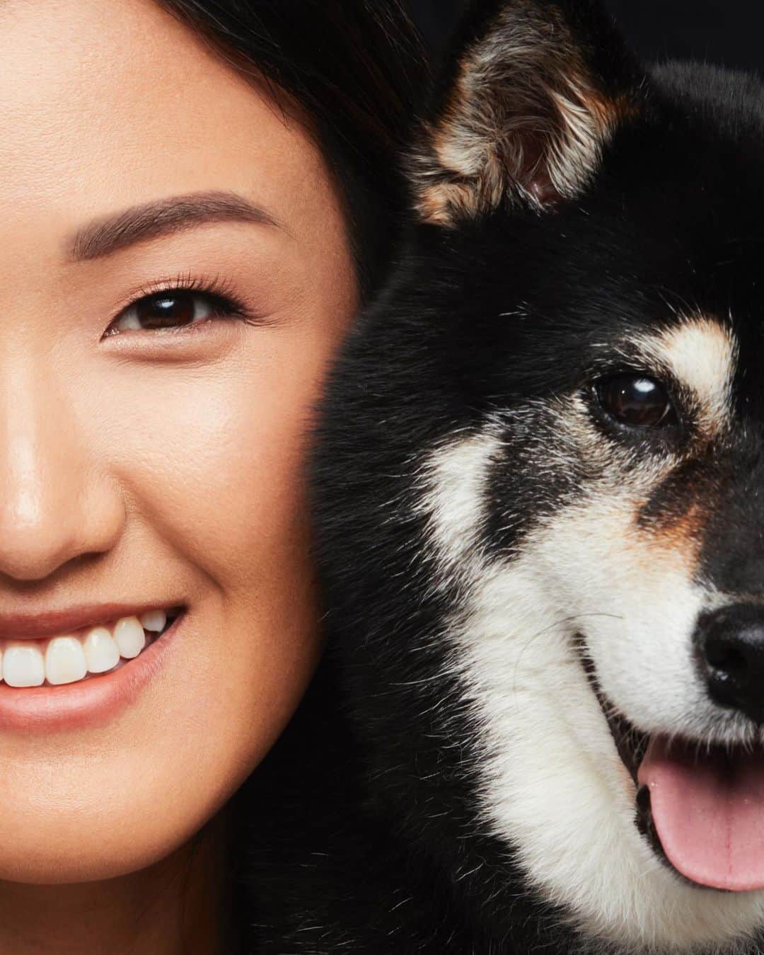 W E Y L I Eのインスタグラム：「My dogs Money, Michi and Navi are my everything. That’s why I’ve partnered with Hourglass Cosmetics on the Eye to Eye campaign, an effort to help protect animals around the world. Join us! It’s as easy as sharing a picture of you with your favorite animal and tagging #hg_eyetoeye. Hourglass will donate $1 to the Nonhuman Rights Project for every post. Check the link in my bio for more information. #ad」