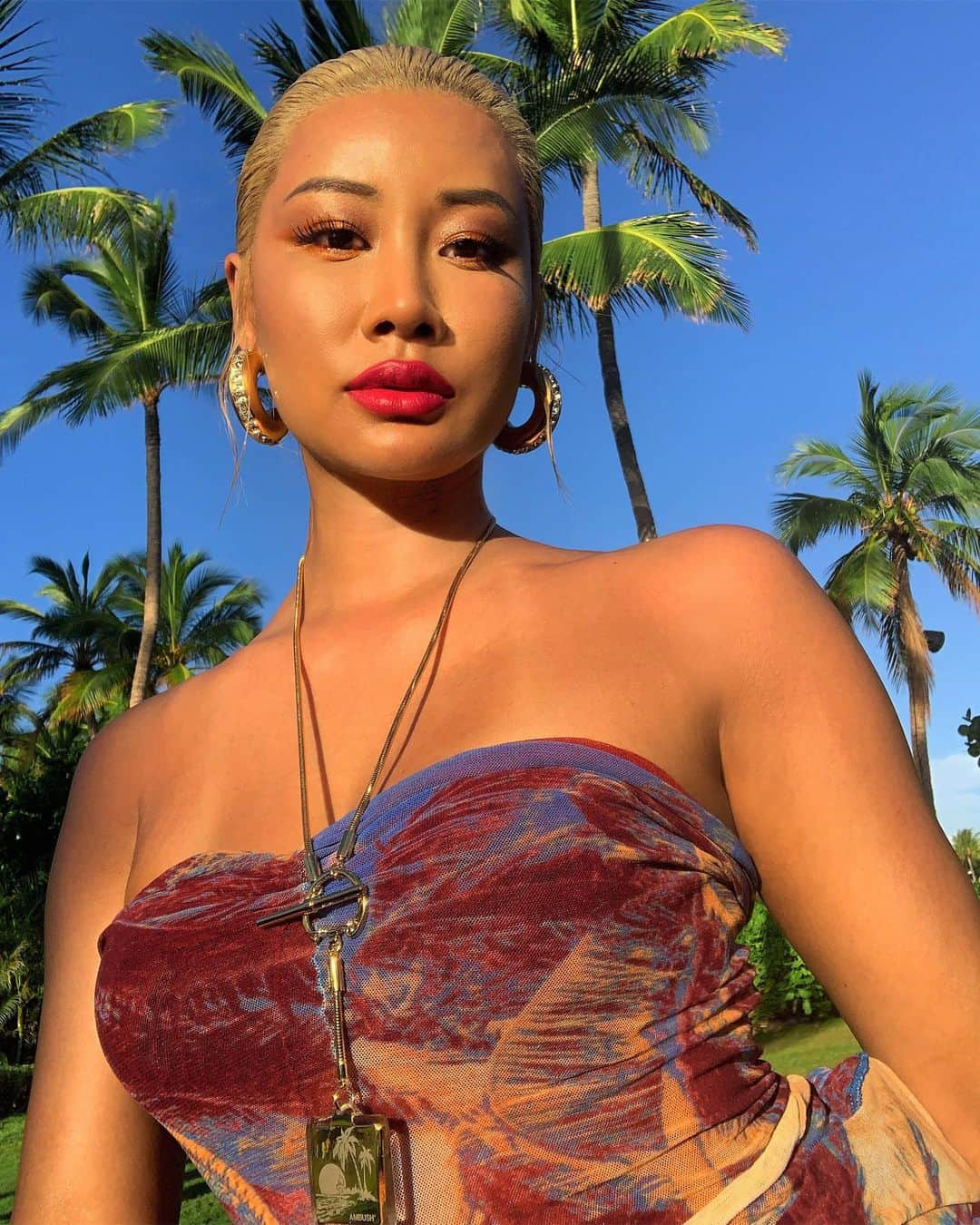 YOONさんのインスタグラム写真 - (YOONInstagram)「🌴I$LAND GURL🌴」8月16日 6時39分 - yoon_ambush