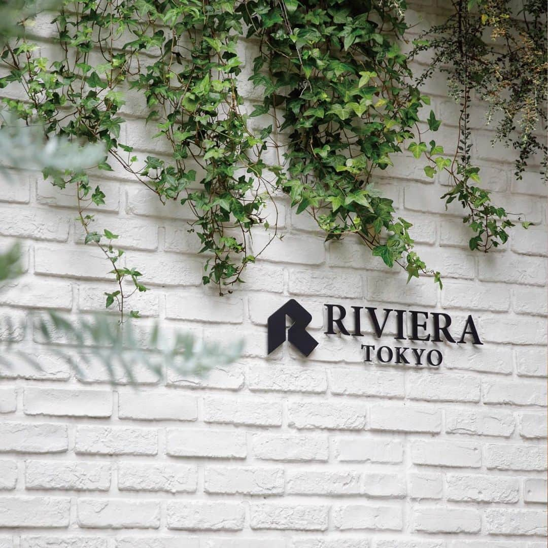 RIVIERA WEDDING　リビエラ ウェディング　公式さんのインスタグラム写真 - (RIVIERA WEDDING　リビエラ ウェディング　公式Instagram)「最新のリアルレポートをお届けいたします。 .———————————— 【今週のオススメフェア 】 . 💍 初見学も必見！とことん相談&無料試食付ピギナーズ安心フェア 開催日：8月18日（日） 受付時間：09:00～15:00～/ 交通：池袋駅C3出口より徒歩1分 お申し込み：オフィシャルホームページ又はお電話（03-3981-3231）より お申し込みください。 @riviera_weddings_official .———————————— #rivieratokyo #rivierawedding #リビエラ東京  #リビエラウェディング #結婚式　#ブライダル　#結婚式準備　#花嫁　 #プレ花嫁　#日本中の花嫁さんとつながりたい　 #卒花嫁　#ウェディング　 #ウェディングドレス　#結婚式場　#花嫁diy #ガーデンウェディング　#ドレス迷子　 #オリジナルウェディング　#プレ花嫁準備 #ウェディングフォト　#関東花嫁　#東京花嫁　 #花嫁会　#式場見学　#ナチュラルウェディング　 #入籍しました　#ウェディングソムリエ #2019秋婚 #2019冬婚」8月16日 16時27分 - riviera.tokyo.weddings