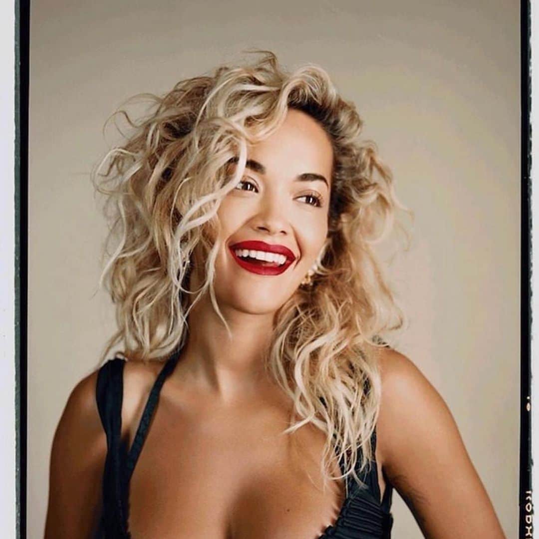 アンナ・デッロ・ルッソさんのインスタグラム写真 - (アンナ・デッロ・ルッソInstagram)「#Repost @voguejapan @ritaora ❤️❤️❤️❤️❤️❤️❤️ リタ・オラが『VOGUE JAPAN 』のインスタストーリーをジャック！ サマーソニックに出演するリタのパフォーマンス裏や東京観光など。 気になるプライベートをストーリーよりチェックして👀✨✨✨ @ritaora is taking over VOGUE JAPAN ‘s Instastories😍 Tune in for behind the scenes at @summersonic_official and her Tokyo adventures💗✨👀 Photo: @hayleylouisabrown  #ritaora #summersonic  #vogueinstastorytakeover」8月16日 16時41分 - annadellorusso