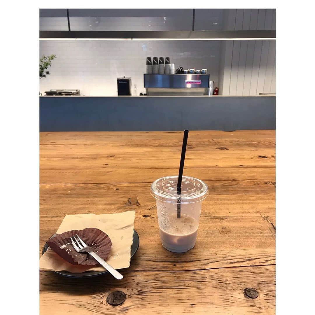 のインスタグラム：「☕︎ カフェインと糖分摂り過ぎ #ないと落ち着かない @saturdaysnyc #saturdaysnycosaka」