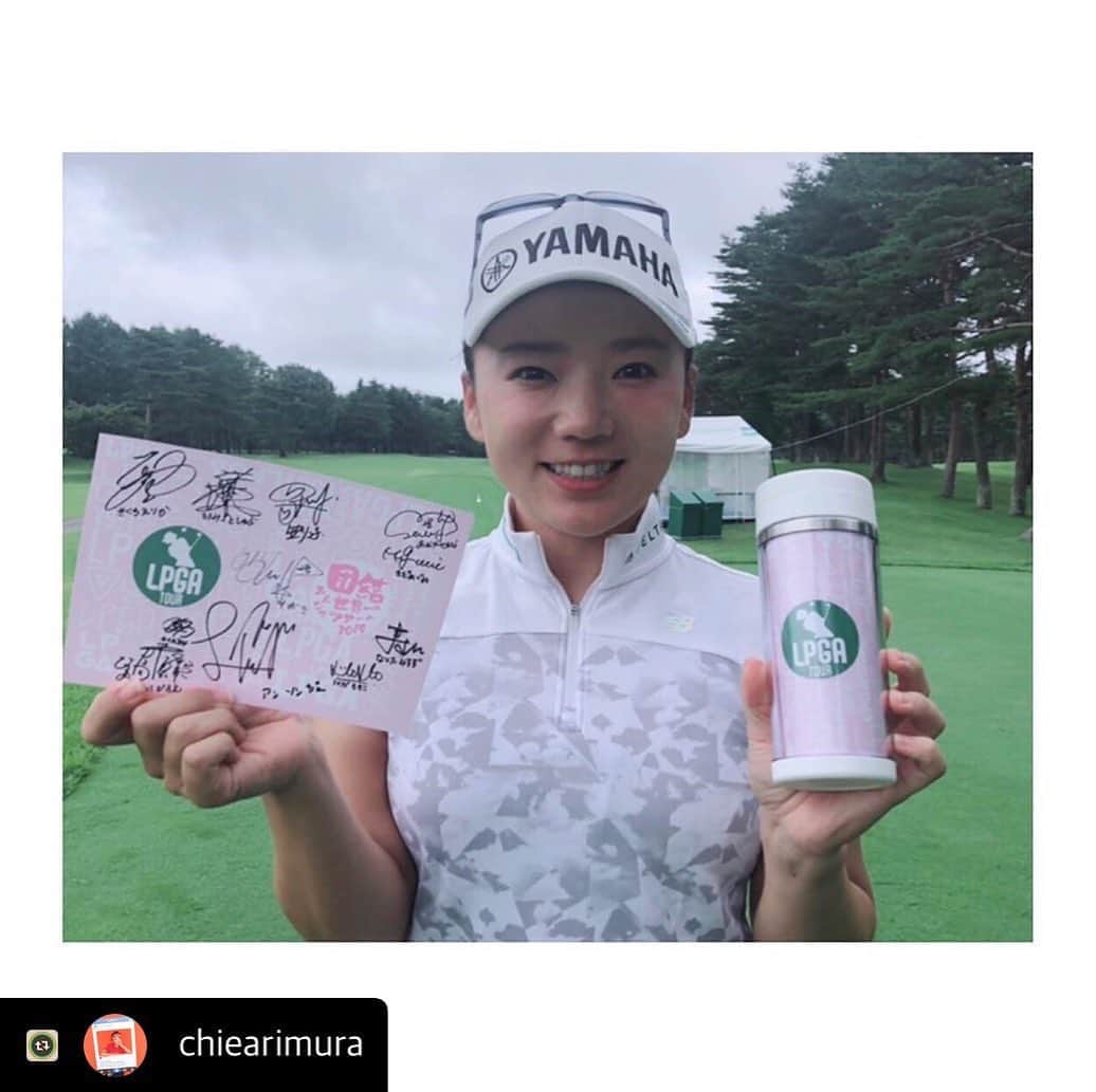 のインスタグラム：「プレーヤーズ委員で考えた 世界に１つだけのオリジナルタンブラーを是非みなさん会場でGETしてください♡  #Repost with @Repostlyapp @chiearimura 最後の完成写真載せ忘れ😓  We made this tumblr for the official goods of JLPGA!!! This call “the only one tumblr.” You can get the autograph by your favorite players  for the tumblr,so you can create your own design!!!! I hope this tumblr makes your watching the golf game more enjoyable, and anytime ,anywhere you can feel your favorite golfers.!!!😆 But.... unfortunately,it’s only selling in Japan...😭 #jlpga #lpga #golf #golftournament #ladiesgolf #tumblr #jlpgagoods」
