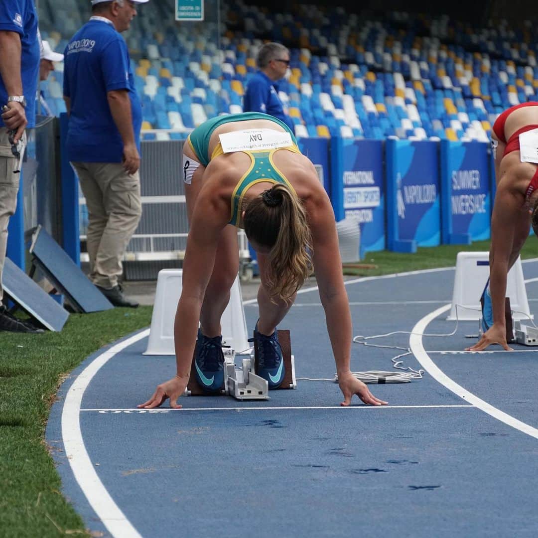 ライリー・デイのインスタグラム：「Unfortunately I’ve had to end my 2019 season abruptly due to an unexpected stress reaction in my metatarsal, so I’m rocking a moon boot for a few weeks. Devastated to say the least but I’ll be back soon ☘️⚡️」