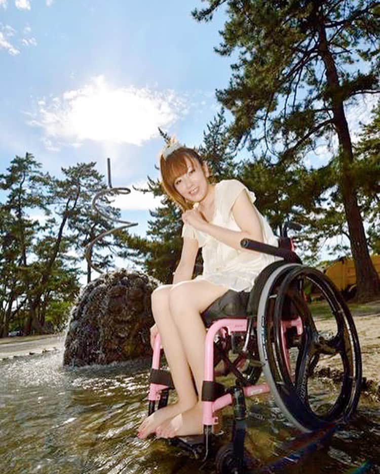 麻生真里さんのインスタグラム写真 - (麻生真里Instagram)「夏は水浴びしたい( ∩'-'⊂ )💦 #portrait #portraitmood #portrait_star #portraits_ig #portrait_shots #japaneasedress #wheelchairgirl #portrait_universe #disabledfashion #wheelchairgirl  #wheelchairbarbie #best_photogram #wheelchairlife #ポートレートモデル #カメラマンさん募集 #モデル #バリナビ #作品撮りモデル #麻生真里 #写真が好きな人と繋がりたい #写真撮ってる人と繋がりたい #車椅子女子 #車椅子 #車椅子モデル #車椅子タレント #被写体 #ポートレートモデル  #フリーモデル #ポートレート #カメラマンさんと繋がりたい」8月16日 17時07分 - mariaso_official