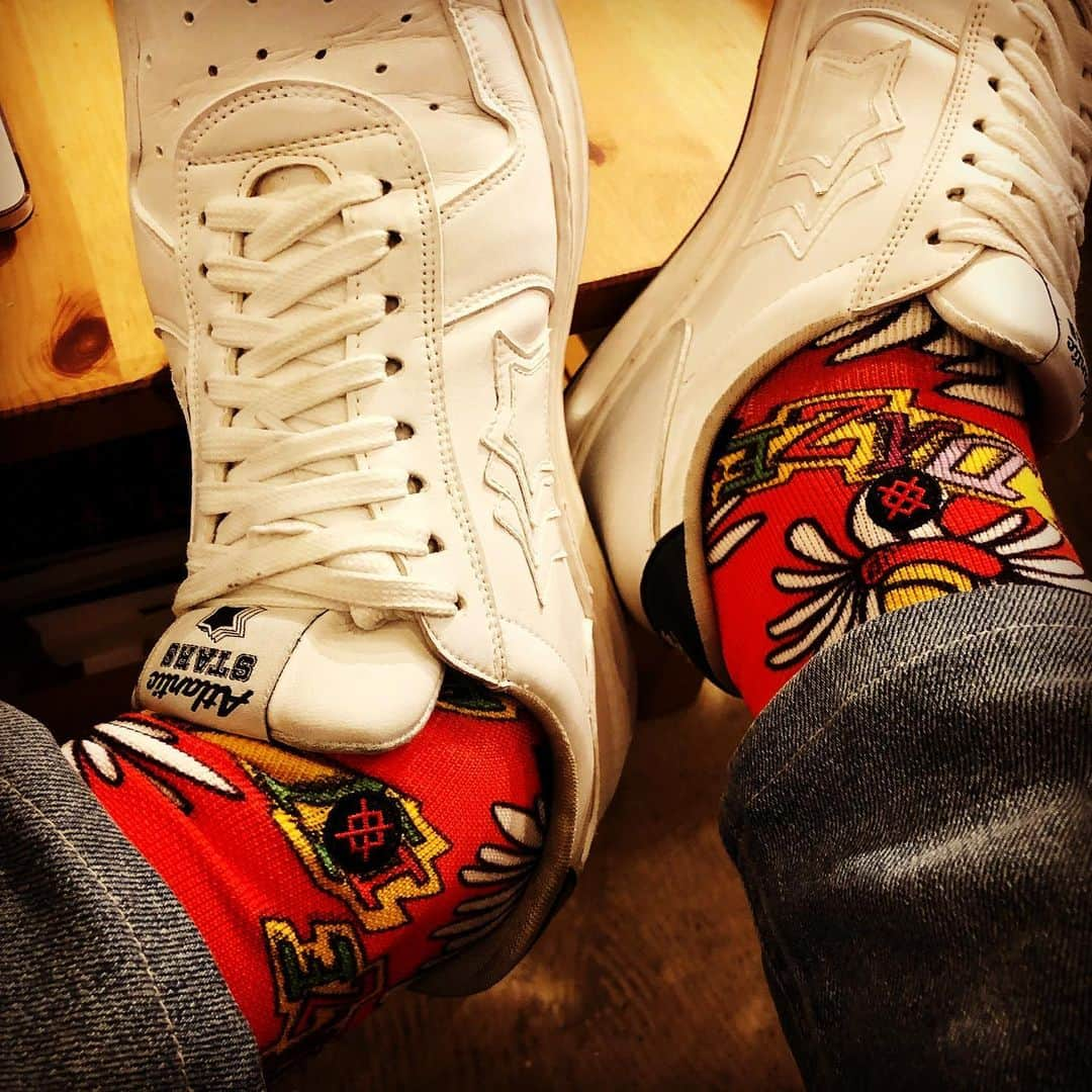 鈴木みのるさんのインスタグラム写真 - (鈴木みのるInstagram)「Today's STANCE  #stancesocks  #stance_japan  一年ぶりに出した白いスニーカー。クリーム塗ったら真っ白になった。よろし。」8月16日 17時08分 - suzuki.d.minoru