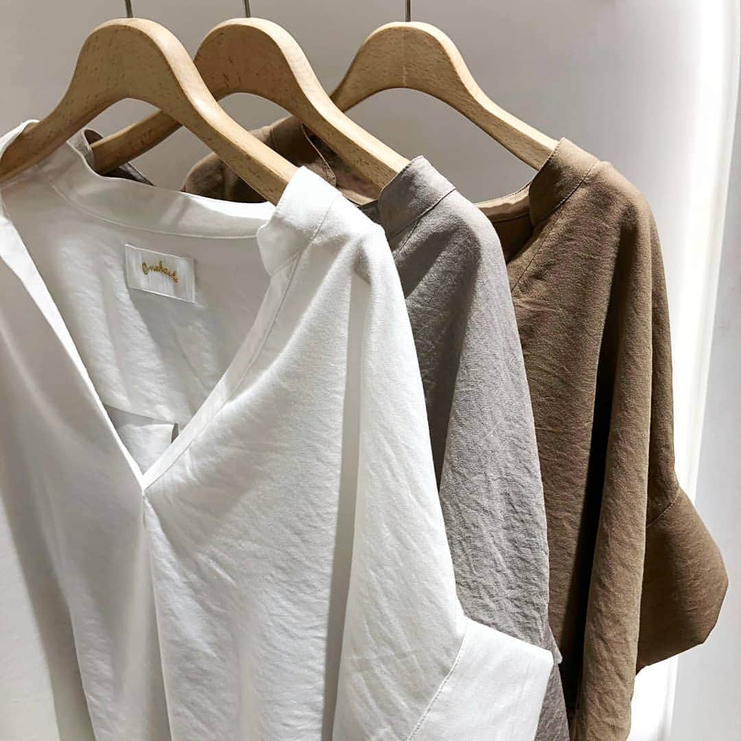 Omekashiさんのインスタグラム写真 - (OmekashiInstagram)「▷new arrival !﻿ ﻿ スキッパーBL ¥7,500+tax﻿ 【OFF GRY CAM】﻿ ﻿ ﻿ #スキッパーブラウス #Omekashi﻿ #omekashi_2019aw﻿ #omekashi_tops #omekashiルクアイーレ﻿ #omekashi新宿ルミネエスト﻿ #omekashi広島パルコ﻿」8月16日 17時09分 - omekashi_pr