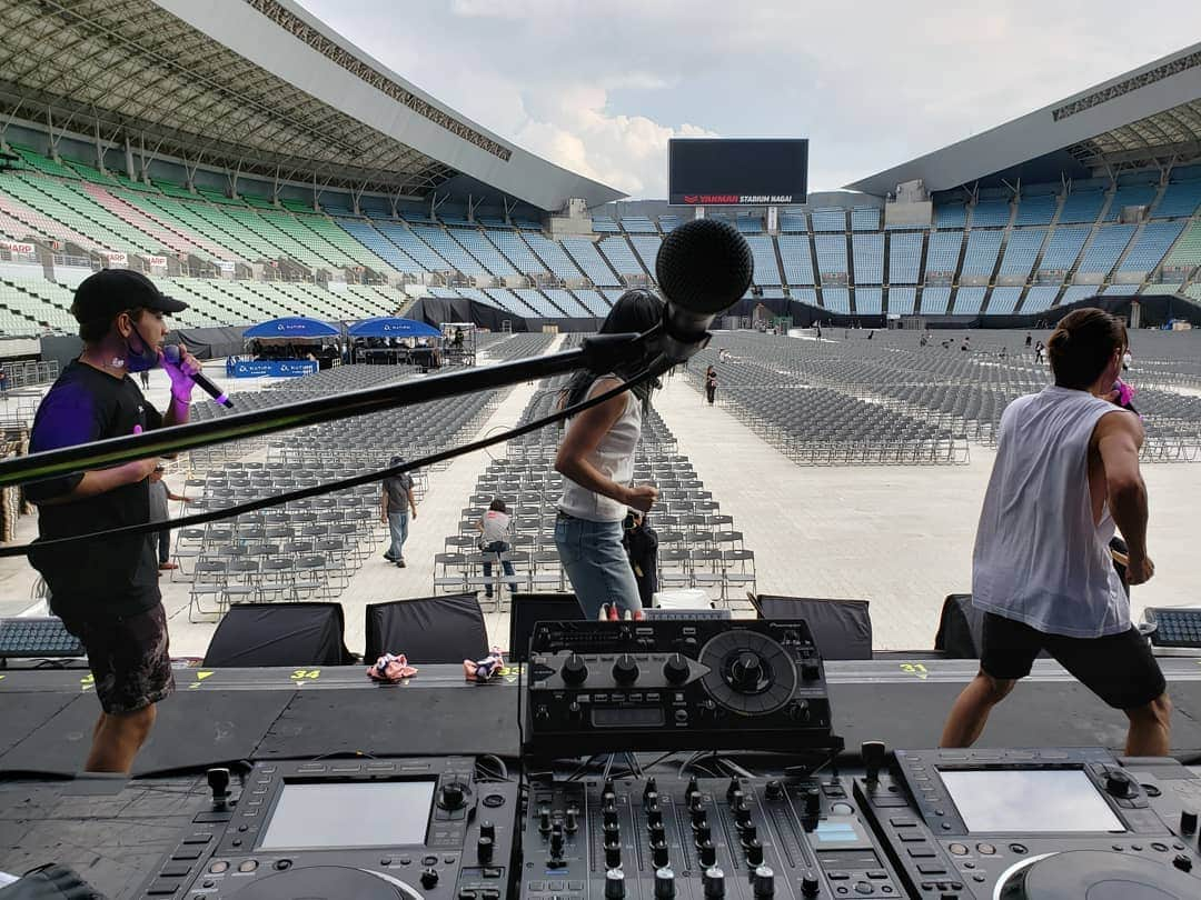 DJ KOOさんのインスタグラム写真 - (DJ KOOInstagram)「a-nation 大阪公演！！lol feat.DJ KOO！！リハーサル！！長居スタジアム！！全力 brave up!! lolは明日17(土) 出演です！！ #anation2019 #lol #エルオーエル #DJKOO」8月16日 17時09分 - dj_koo1019