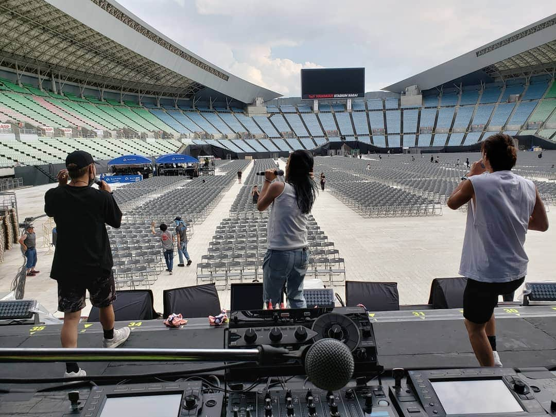 DJ KOOさんのインスタグラム写真 - (DJ KOOInstagram)「a-nation 大阪公演！！lol feat.DJ KOO！！リハーサル！！長居スタジアム！！全力 brave up!! lolは明日17(土) 出演です！！ #anation2019 #lol #エルオーエル #DJKOO」8月16日 17時09分 - dj_koo1019