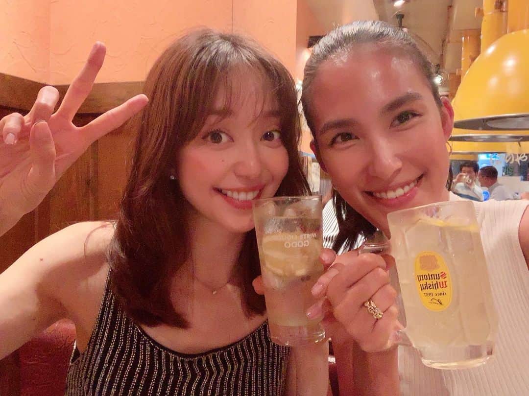 金原杏奈のインスタグラム：「Kanpai 🍻🥳🧡🧡 あっという間すぎて、全然話足りてない！笑 #girlsnight」