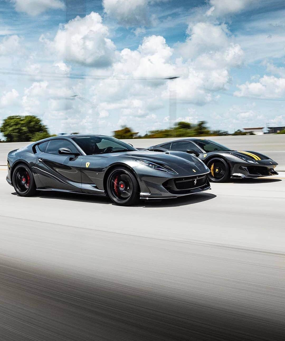 Kik:SoLeimanRTさんのインスタグラム写真 - (Kik:SoLeimanRTInstagram)「Which would you choose? Pista vs 812 Superfast!  Photos by @kfletchphotography」8月16日 8時48分 - carinstagram