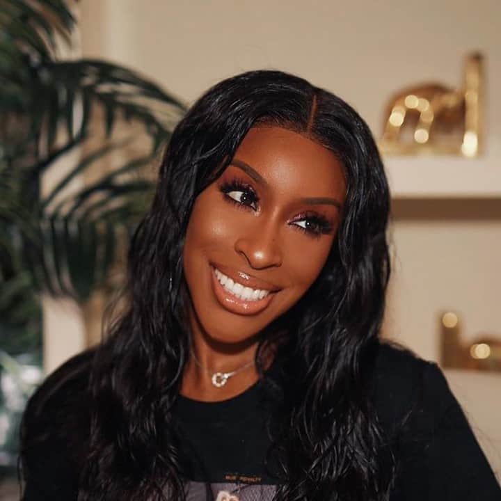 Too Facedさんのインスタグラム写真 - (Too FacedInstagram)「Queen @jackieaina masters her FLAWLESS complexion with our Born This Way Super Coverage Concealer in shades Chestnut to highlight and Sable to contour! ✨ #regram #TooFacedAmbassador #TooFaced」8月16日 9時00分 - toofaced