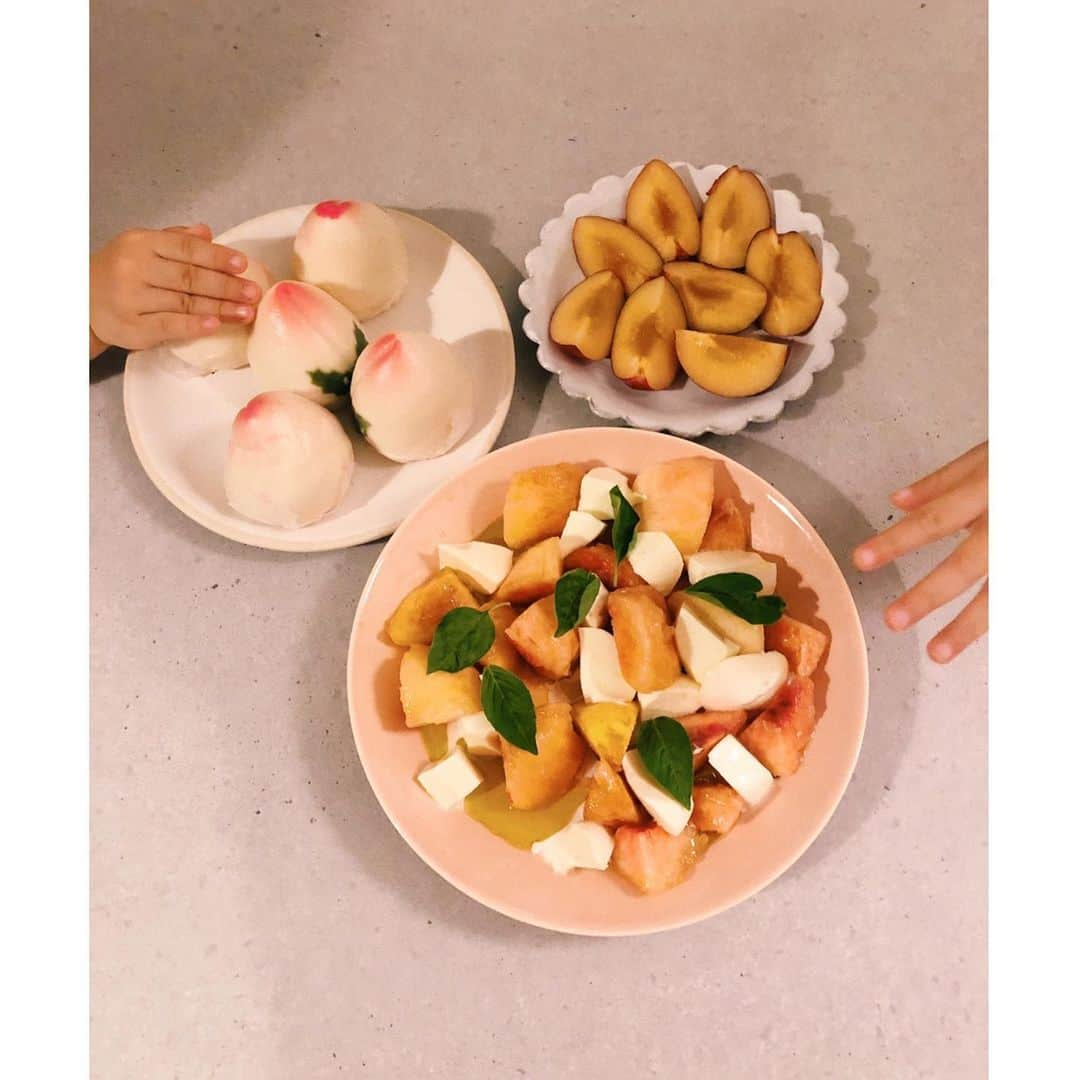 板橋よしえさんのインスタグラム写真 - (板橋よしえInstagram)「fun time at @amo_whale 🏠 with @akane_madder2 & @setoayumi 🍑🍑🍑」8月16日 9時10分 - candy_yoshie