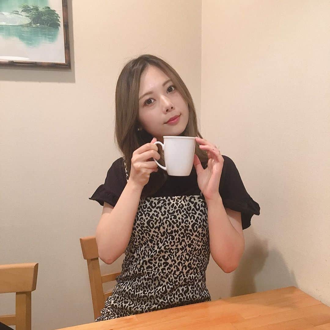 西村季里子のインスタグラム：「・ 地元の大好きな 「ピロチュン」っていうお粥のお店🍚 家族全員が好きで、 外食あまりしないけどここなら行く💗 お粥だから胃腸にも優しいし、 子どもからお年寄りまでも食べやすいの💕 青森県八戸市に行く機会あれば ぜひ行ってほしい〜〜🥰 ・ 今日から福岡✈️ 台風でどうなるかと思ったけど、 なんとか行けそうでよかった🌬 あしたはニコニコ町会議in福岡🏮 ぜひ遊びにきてくださいね〜〜🤗❤️ #青森県#青森#あおもり#八戸市#八戸 #ピロチュン#ピロチュンお粥カフェ  #お粥#おかゆ#アジアンスイーツ#カフェ #オススメ#美味しい#ランチ #福岡#飛行機#台風#イベント#mc #ニコニコ町会議#ニコニコ町会議in福岡 #follow #followme」