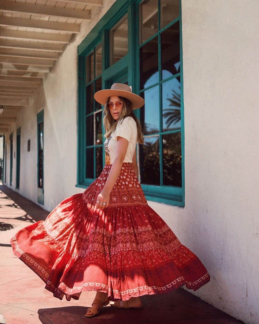 SPELLさんのインスタグラム写真 - (SPELLInstagram)「Well that’s a #spellskirtswish if we ever saw one! Babe @whitneybearr twirlin’ round in our Tuula Gypsiana Maxi Skirt ♥️」8月16日 9時58分 - spell