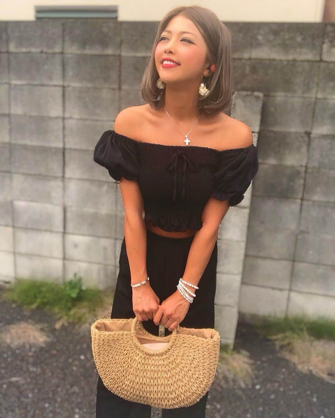 のインスタグラム：「こんにちは🍒 今日のコーデ🍒 セットアップ @17kg_official バッグ @sundayandmonday_official ネックレス @eclliance326 . #今日のコーデ #ファッション #夏服 #セットアップ #夏コーデ #アラサーコーデ #キレイめコーデ #デートコーデ #17kg #17kg_official #あおい夏海 #カゴバッグ #ボブ #夏休み  #お盆」