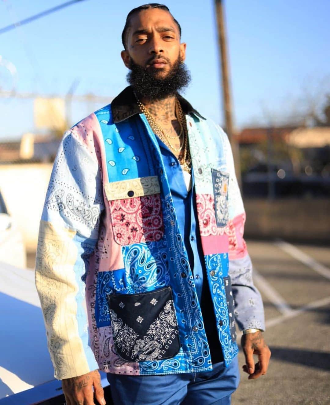ファボラスのインスタグラム：「Long Live Nipsey Hussle. 💙🏁 Happy Born Day King 👑 🎈」