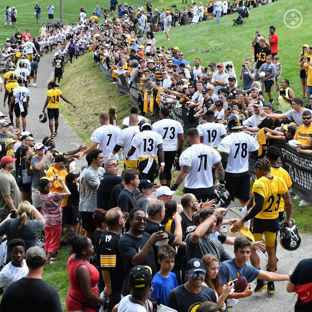 ピッツバーグ・スティーラーズさんのインスタグラム写真 - (ピッツバーグ・スティーラーズInstagram)「Thank you for coming out to #SteelersCamp, #SteelersNation!」8月16日 10時30分 - steelers