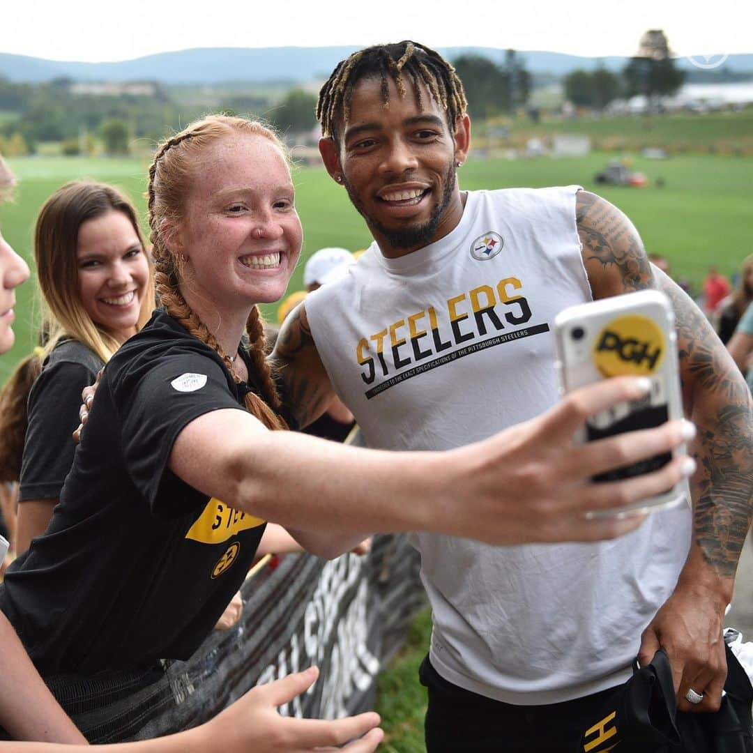 ピッツバーグ・スティーラーズさんのインスタグラム写真 - (ピッツバーグ・スティーラーズInstagram)「Thank you for coming out to #SteelersCamp, #SteelersNation!」8月16日 10時30分 - steelers