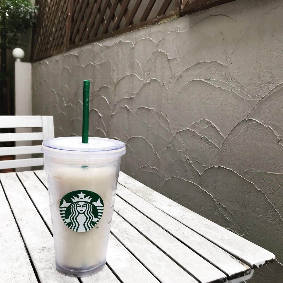 棚橋弘至さんのインスタグラム写真 - (棚橋弘至Instagram)「朝練終わり。 #Starbucks のタンブラーでプロテイン♪今日はストロベリープロテチーノ🍓」8月16日 10時37分 - hiroshi_tanahashi