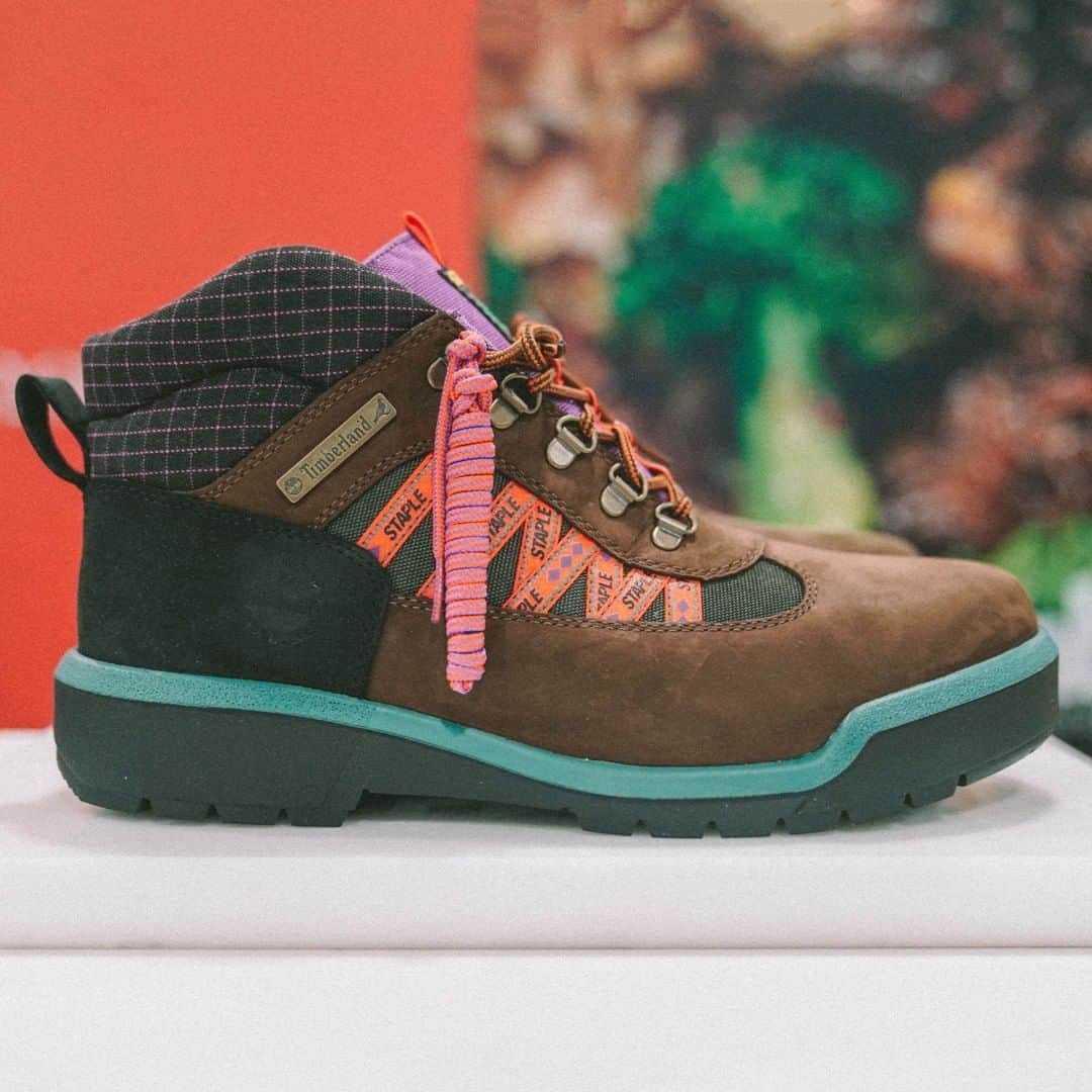 HYPEBEASTさんのインスタグラム写真 - (HYPEBEASTInstagram)「@hypebeastkicks: @jeffstaple and @timberland have cooked up a “Beef & Broccoli” boot for fall. The two have reworked the mid-cut Field Boot with a brown and black nubuck upper, additional pull tabs, Staple branding at the mesh panel, a co-branded Timberland tab at the padded ankle, and hits of olive green, brown and black hues that inform a proper “Beef & Broccoli” makeup. Stay tuned for a more detailed look and for its release info. ⁠ Photo: Jeff Staple」8月16日 11時00分 - hypebeast