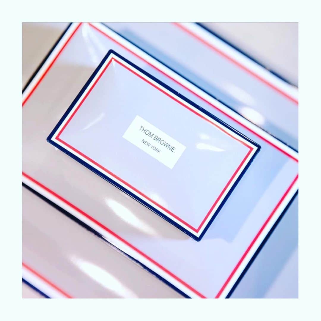 HiRAO INCのインスタグラム：「. Thom Browne Chocolate . 世界初のThom Browne Chocolate が阪急うめだ本店で本日より発売開始になります❤️ #thombrowne  #トムブラウン」
