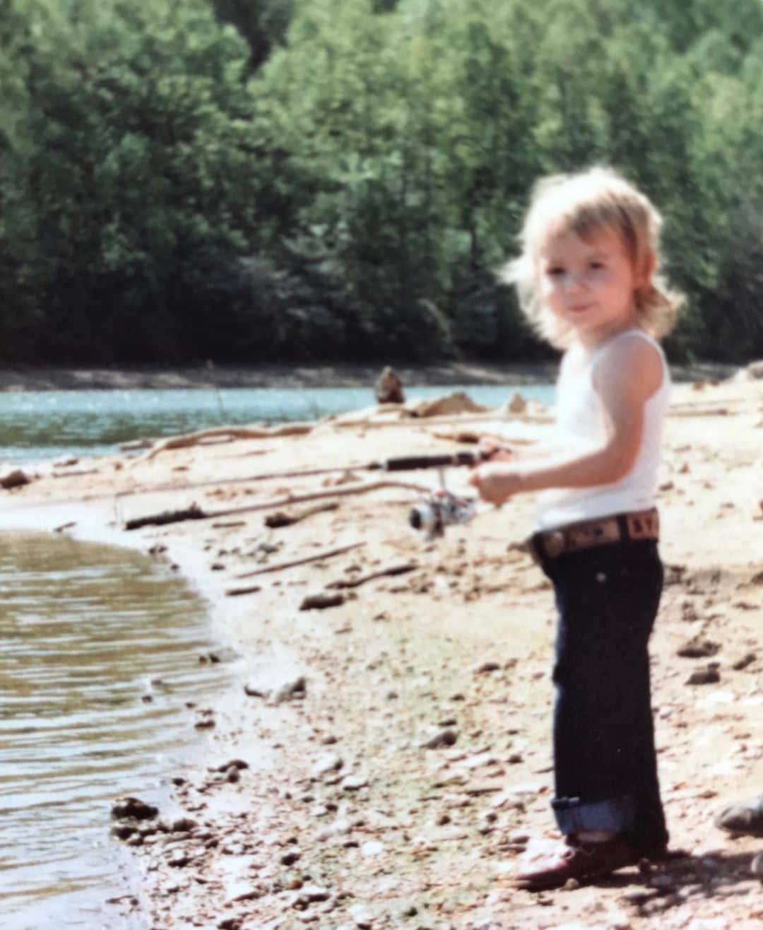 ステイシー・キーブラーさんのインスタグラム写真 - (ステイシー・キーブラーInstagram)「Even as a little girl I loved being by the water. ☀️ #tbt #summer」8月16日 11時22分 - stacykeibler