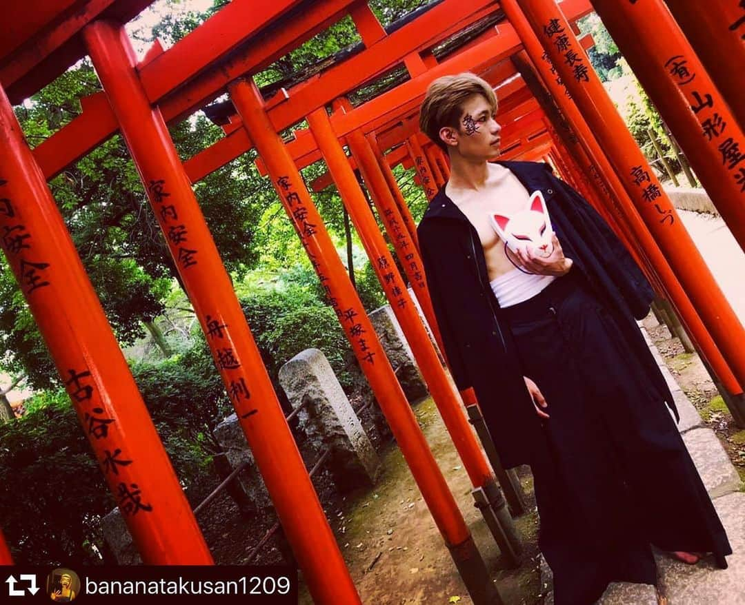 Bm Ngksdsさんのインスタグラム写真 - (Bm NgksdsInstagram)「#repost @bananatakusan1209 ・・・ '''鬼謀''' 作品撮りしてもらいました  #shooting #photo #pictures #photooftheday #play #photography #shoot #model #shrine #torii #me #mystyle #fox #mask #japan #japanese #summer #sum #black #red #naked #face #mens #cool」8月16日 11時39分 - bm.beautymode