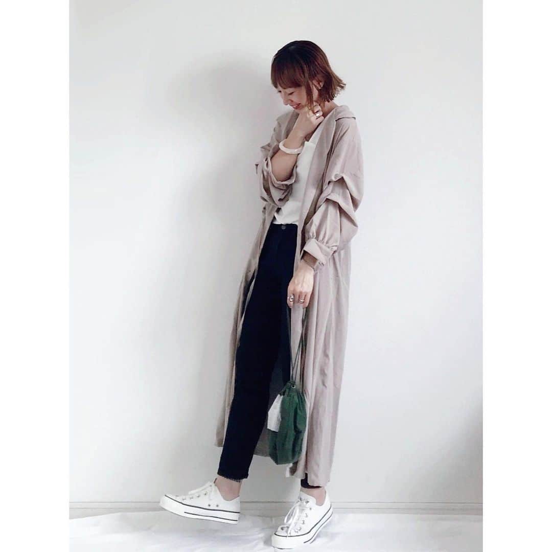 のインスタグラム：「#wear更新 ☝︎ TOPにURL載せてます ．．．．．．✈︎ . . . #code #outfit #ootd . . . 詳しくは#wear で見てね♥︎ wear account → sizu0618 . . . #MINEBY3MOOTD #mamagirl #コーデ #コーディネート #ファッション #今日の服 #今日のコーデ #ママファッション #ママコーデ #ママスタイル @roomys_official #roomys#roomys_style」