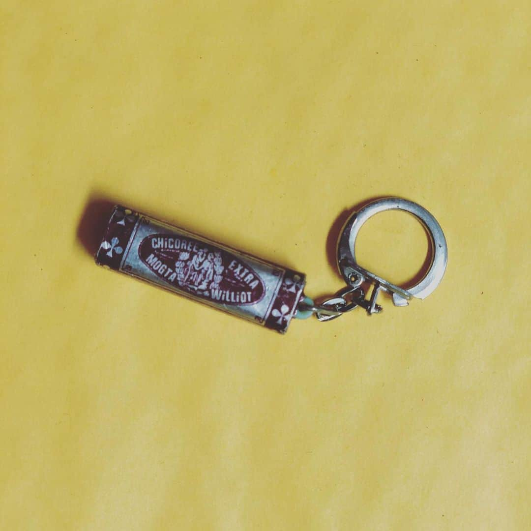 北原徹さんのインスタグラム写真 - (北原徹Instagram)「#chicoree これは何かなぁ？ #蚤の市 #keyholder #雑貨好き #olive #オリーブ少女」8月16日 17時45分 - torukitahara