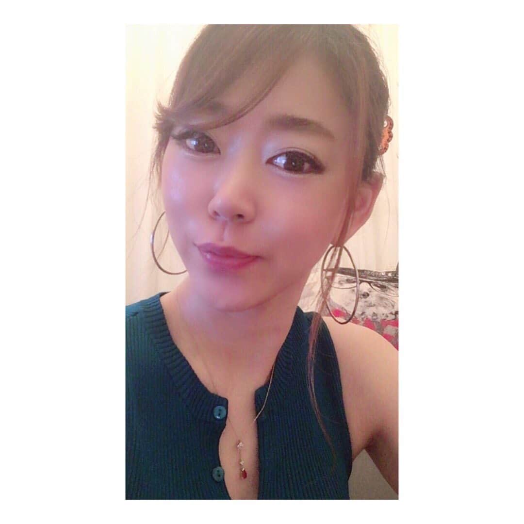 柴田幸子さんのインスタグラム写真 - (柴田幸子Instagram)「前髪切った✂️チョキチョキ✂️💗 ここ3日間、誰にも気づいて貰えてない。。笑 あと相当焼けた😂💨💨💨」8月16日 12時26分 - shibata_sachiko
