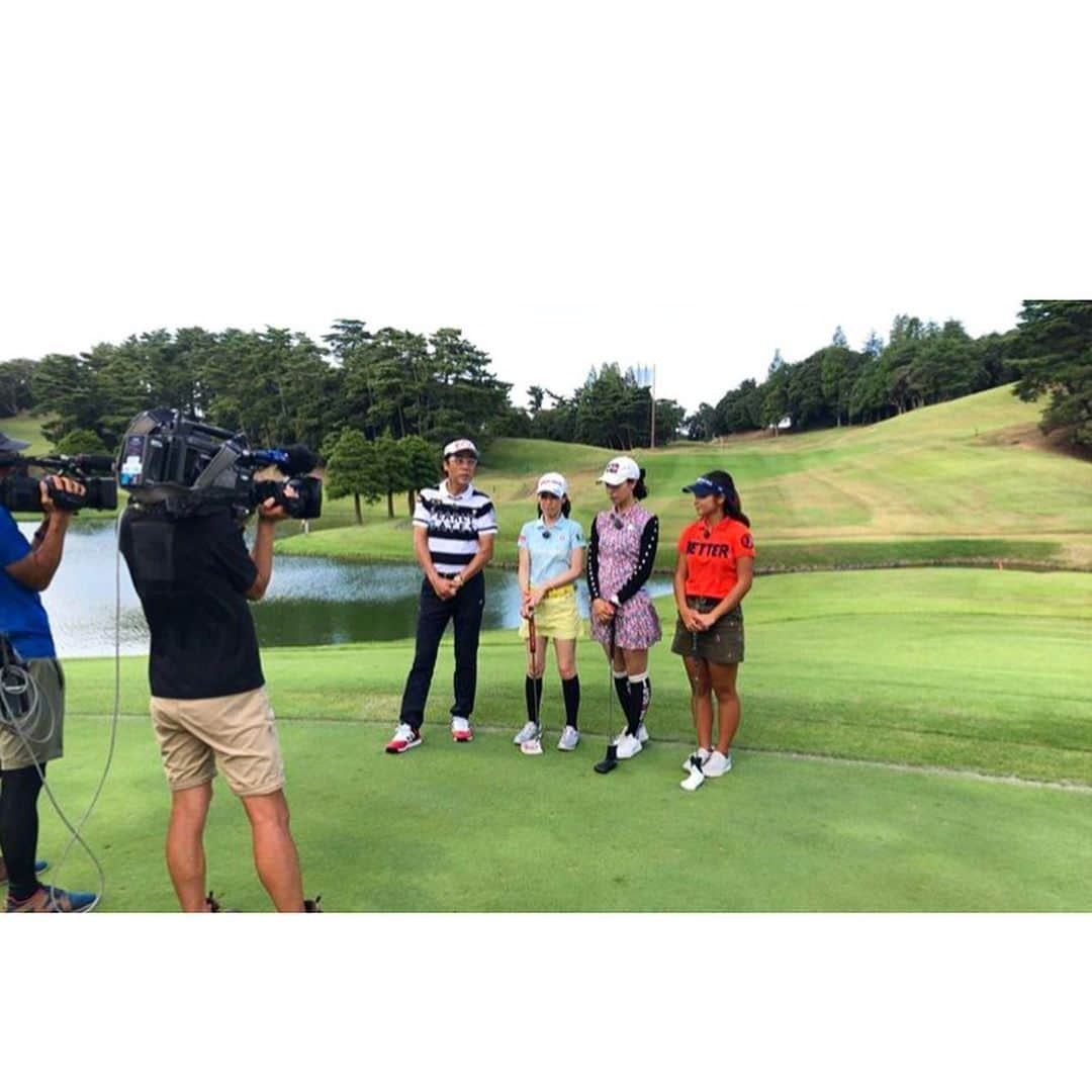 竹村真琴さんのインスタグラム写真 - (竹村真琴Instagram)「* 昨日の様子⛳️ 暴風だったけど雨降らなくてよかったー☺️ 暴風だったからキャップ🧢 . . . . #ハッピー #happy #スイング #swing #収録 #キャップ女子 #かき氷 #いちごみるく #仲良し #instagolf  #golf  #lpga #女子プロゴルファー #女子ゴルフ  #ゴルフ女子 #ゴルフ #インスタゴルフ #ゴルフコーデ  #골프 #高尔夫 #テーラーメイド #ルコック #コーワ #バンテリン #豆蔵 ##lecoqsportif #米澤有 プロ」8月16日 12時37分 - makototakemura_golf