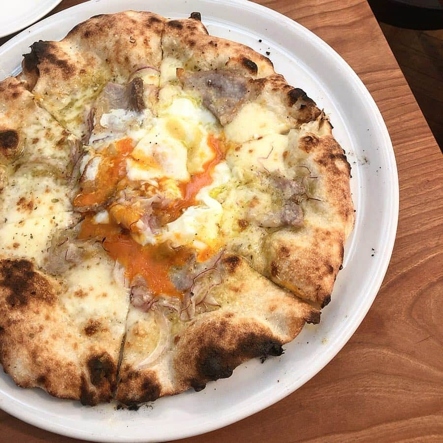 mimiさんのインスタグラム写真 - (mimiInstagram)「808 モンスマーレ🍕 箱根湯本にあるイタリアン🍽 車組みと合流する前に （車組は渋滞にはまる🤣） ふらっと入ったのだけど ここのピザめっちゃ美味しかった😍 もっと評価高くていいと思う🤢 半熟卵好きとしては 箱根ビスマルク、最高です💕✨ 歯が痛くてしっかりたべれなかったから また行きたい😢💕 ・ #箱根湯本 #箱根ピザ #箱根ピザ808  #モンスマーレ #808モンスマーレ #808monsmare #pizza #italy🇮🇹 #ピザランチ #お盆 #お盆休み #お盆旅行 #箱根旅行 #家族旅行 #mimi旅行記 #令和の夏 #日本の夏 #japanesegirl #hakone #travel」8月16日 12時37分 - chan.mi3