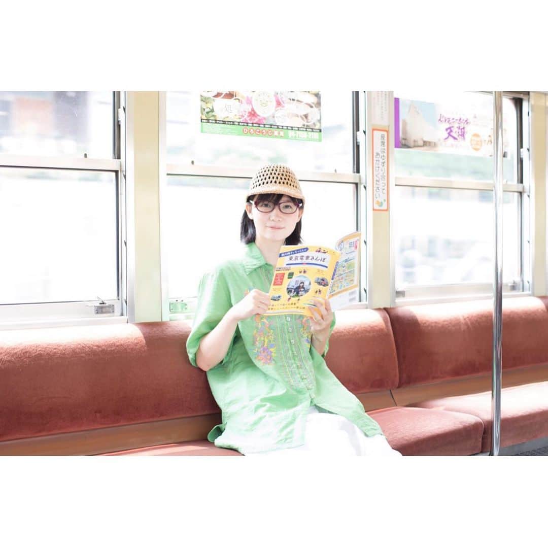 鈴川絢子のインスタグラム：「夏、鉄分足りてますか？🚃😎﻿ ﻿  #鈴川絢子とちっくんの東京電車さんぽ  があれば、家でも外でも鉄活が捗ります✌️ ﻿ ﻿ Photography @mariii_yoshioka 💚」
