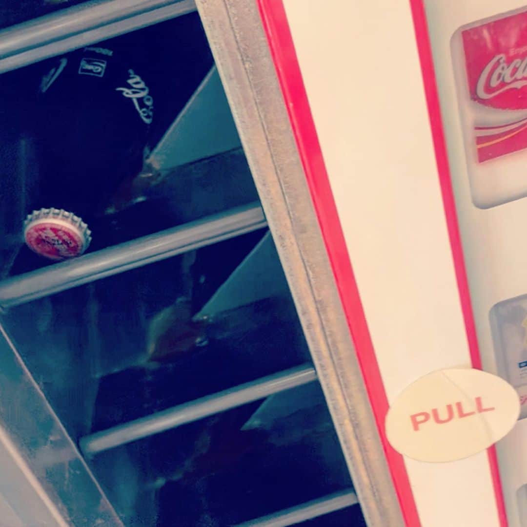 露崎義邦さんのインスタグラム写真 - (露崎義邦Instagram)「bin! #coke」8月16日 13時03分 - tsuyuzaki_yskn