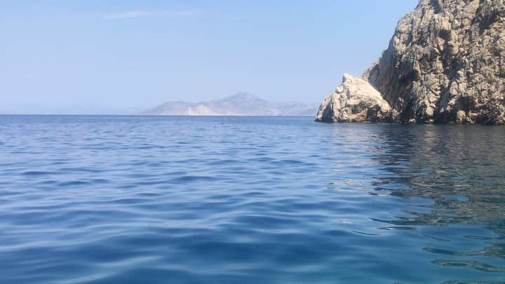 アレクシマビーユのインスタグラム：「Blue @alexismabille #symi #blue #bluesky #seablue #bluesea #sea #vacation #turquie #peacefull #timeless #quiet #ontheboat #chill #relax #vacations」