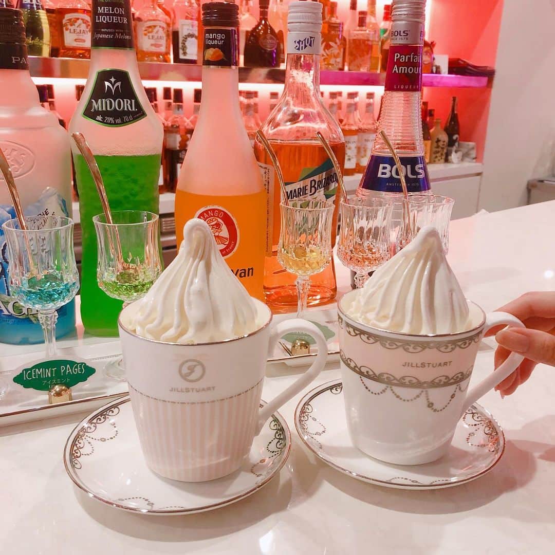 矢倉楓子さんのインスタグラム写真 - (矢倉楓子Instagram)「リキュールをかけていただく﻿ おしゃれなアイス屋さん🍒💕﻿ ﻿ ﻿ 大好きなクレミアアイスクリームにリキュールだなんて、、、﻿ なんて贅沢🥰💭💕﻿ ﻿ ﻿ おかわりして﻿ 3つをペロリ🤭💕﻿ みんなのおすすめカフェも教えてください🍰 ﻿ #原宿カフェ #liqueur #liqumu  #liqumu_harajuku  #カフェスタグラム  #アイスクリーム #カフェ巡り  #アイスタグラム #アイス大好き #カフェ好きな人と繋がりたい  #アイス好きな人と繋がりたい」8月16日 13時14分 - fufu_ice